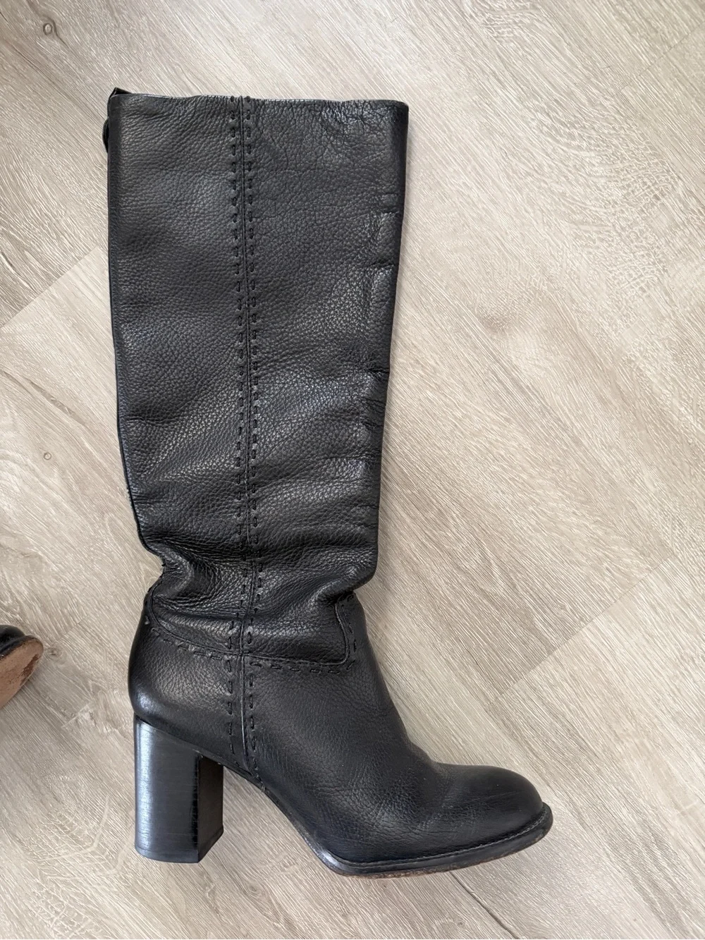 Tory Burch Black Pebbled Leather Heeled Boots Womens size 7.5